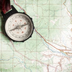 No-Grid Navigation: Map, Compass, and Mental Models